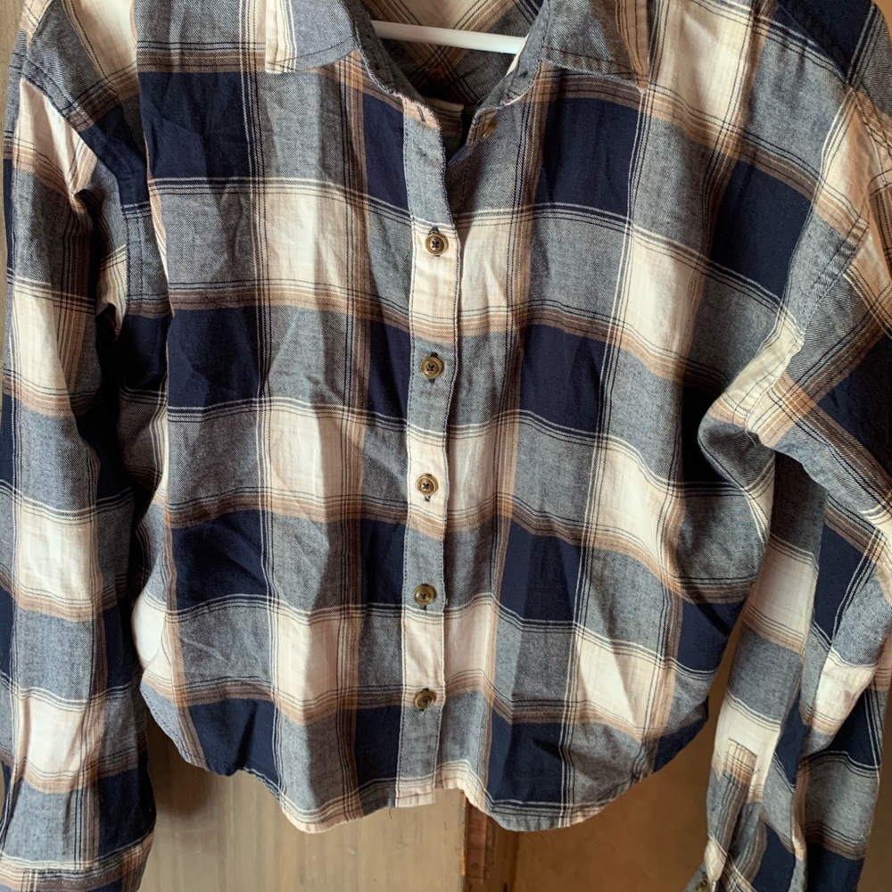 Women’s Forever 21 crop long sleeve shirt